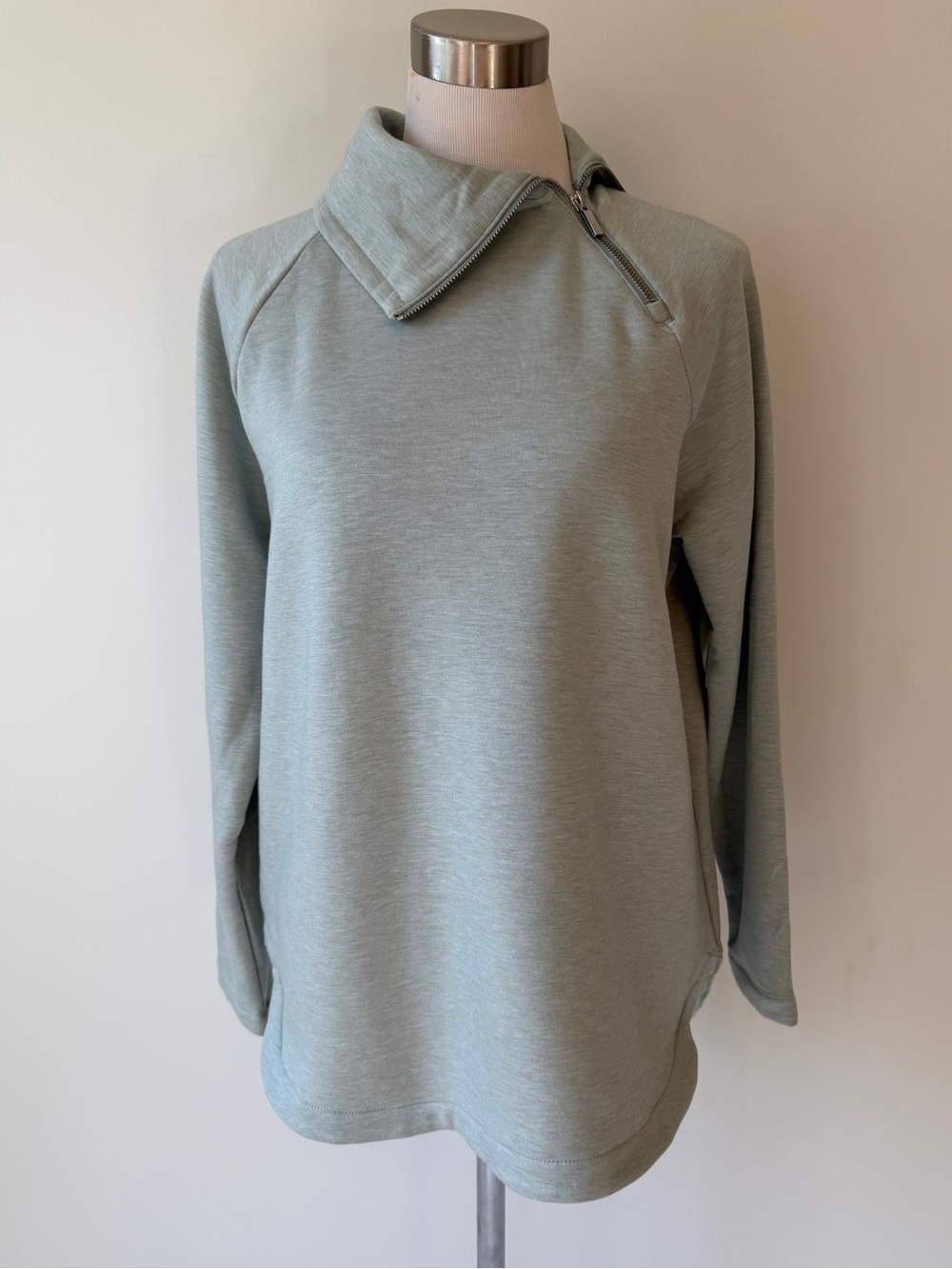 Lou & Grey NWT Sage Green Grayish Marled Soft Fleece Tunic Asymmetric Zip, Small